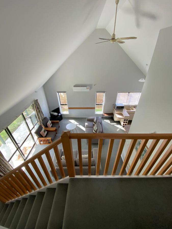 15B Caverhill Close Villa แฮนเมอร์สปริงส์ ภายนอก รูปภาพ